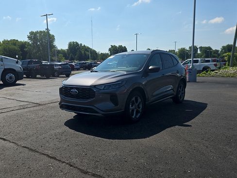 Certified 2024 Ford Escape ST-Line w/ Tech Pack #1 AWD/4WD image 10