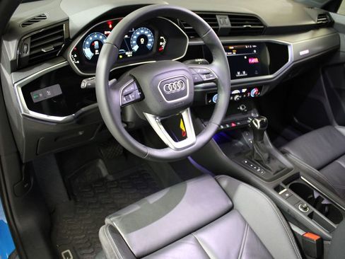 Certified 2022 Audi Q3 2.0T Premium Plus w/ Premium Plus Package image 19