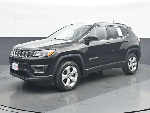 Used 2018 Jeep Compass Latitude w/ Popular Equipment Group image 2