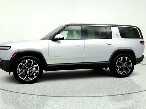 Used 2025 Rivian R1S Adventure AWD/4WD image 8
