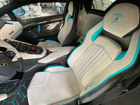 Used 2021 Lamborghini Aventador SVJ image 26
