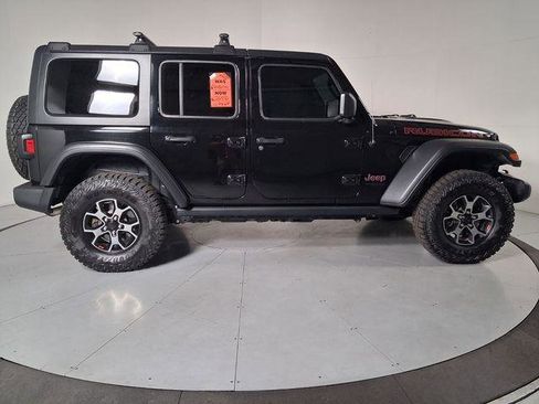 Used 2018 Jeep Wrangler Unlimited Rubicon AWD/4WD image 3