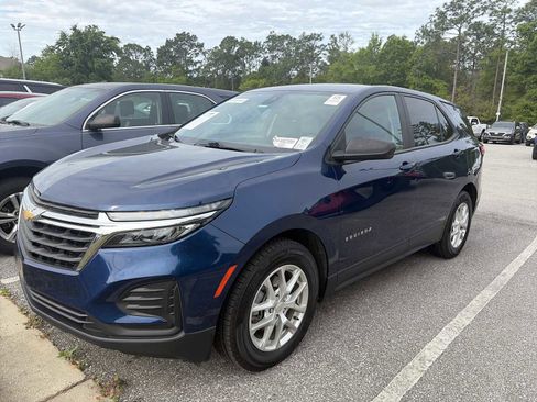 Used 2022 Chevrolet Equinox LS w/ LPO, Floor Liner Package image 4