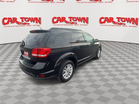 Used 2019 Dodge Journey SE image 8