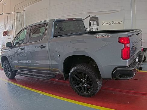 Used 2021 Chevrolet Silverado 1500 LT Trail Boss w/ Bed Protection Package AWD/4WD image 4