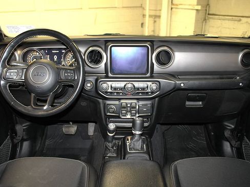 Used 2021 Jeep Gladiator Sport AWD/4WD image 9