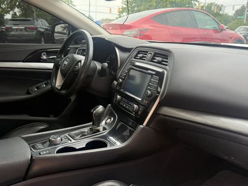 Used 2017 Nissan Maxima 3.5 SL FWD image 13