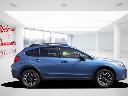 Used 2017 Subaru Crosstrek 2.0i Premium AWD/4WD image 5