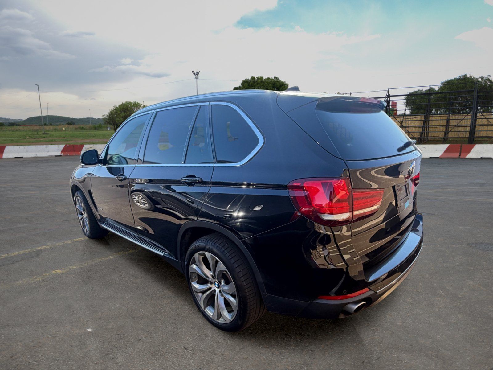 Used 2015 BMW X5 xDrive35i AWD/4WD image 4