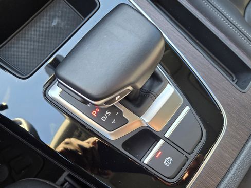 Used 2022 Audi Q5 2.0T Premium w/ Convenience Package image 20