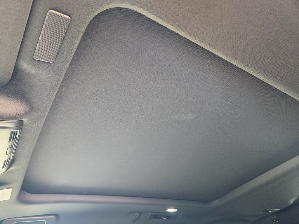 Used 2025 GMC Yukon Denali Ultimate w/ LPO, Floor Liner Package AWD/4WD image 25
