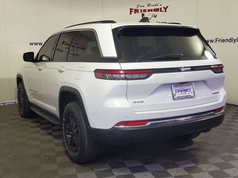 Used 2022 Jeep Grand Cherokee Laredo w/ Luxury Tech Group I AWD/4WD image 4