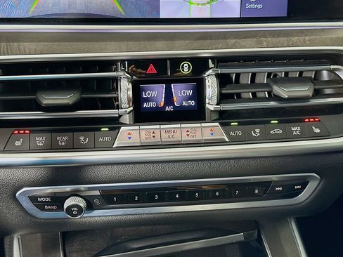 Used 2020 BMW X5 xDrive40i w/ Off-Road Package AWD/4WD image 16