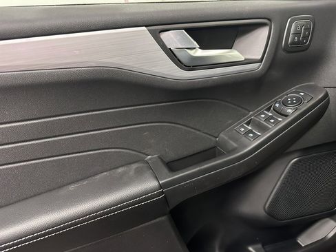 New 2025 Ford Escape SE w/ PHEV Premium Package image 33