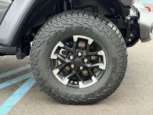 New 2026 Jeep Gladiator Rubicon w/ Technology Group image 6