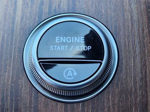 Certified 2025 Mercedes-Benz C 300 4MATIC Sedan image 23