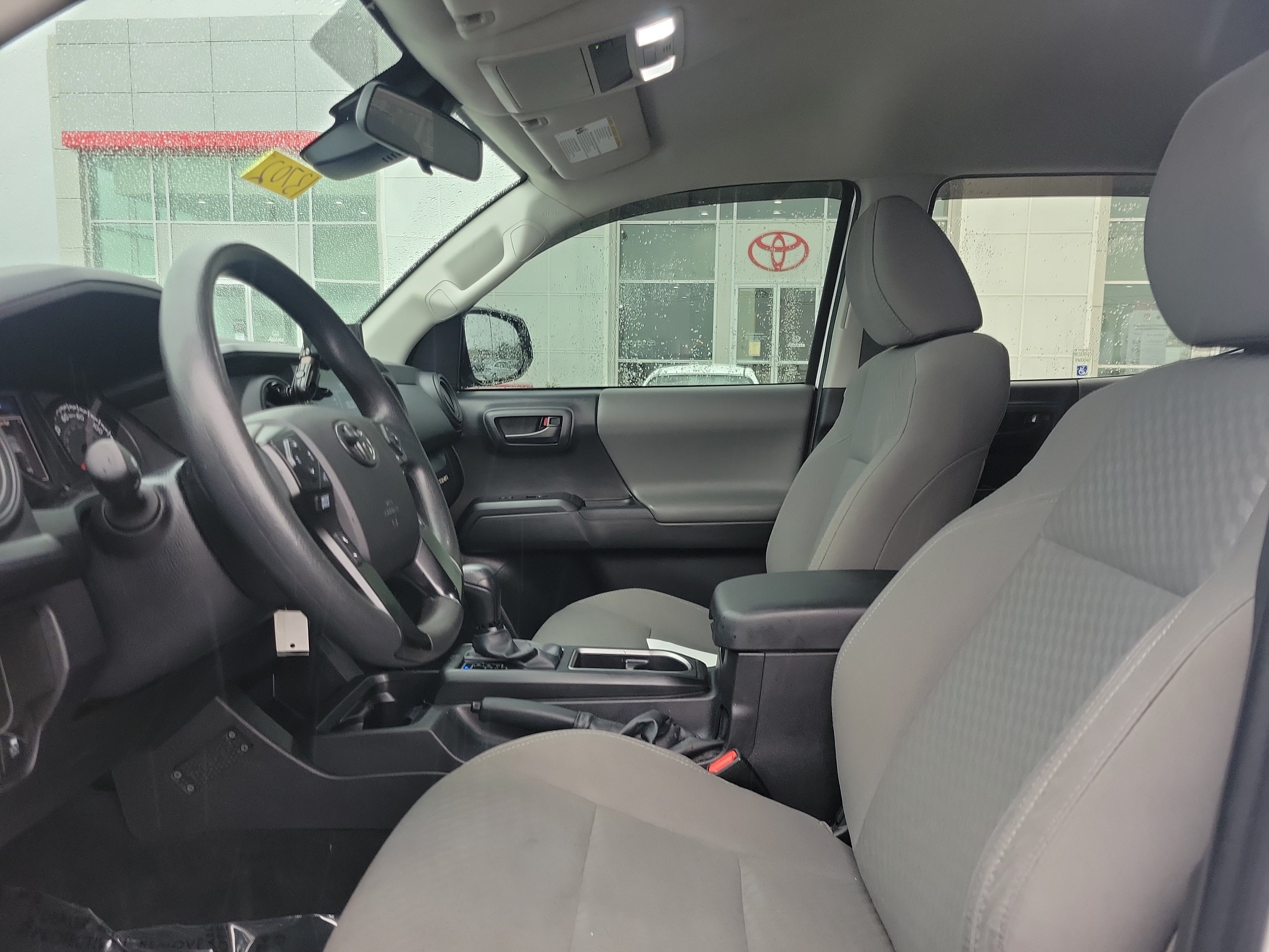 Used 2022 Toyota Tacoma SR AWD/4WD image 15