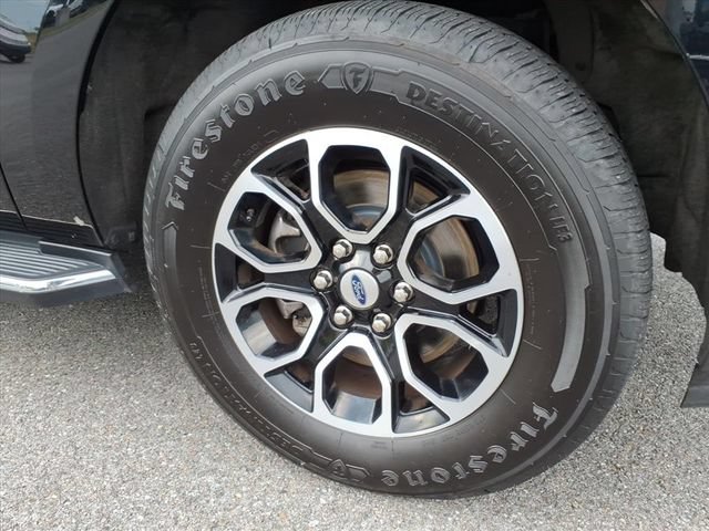 Used 2023 Ford Expedition XLT AWD/4WD image 3