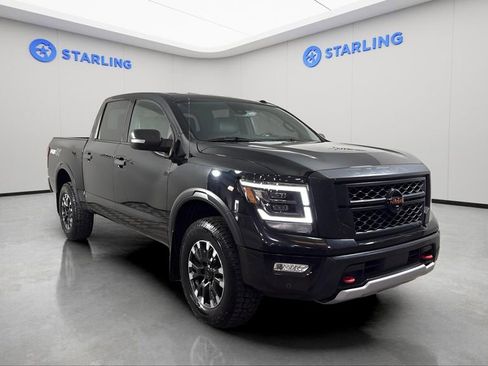 Used 2021 Nissan Titan PRO-4X w/ Pro-4x Convenience Package AWD/4WD image 13