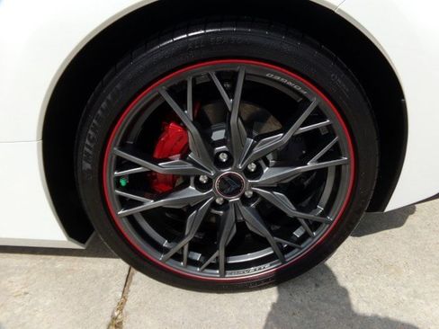 Used 2023 Chevrolet Corvette Stingray Premium Cpe RWD image 9