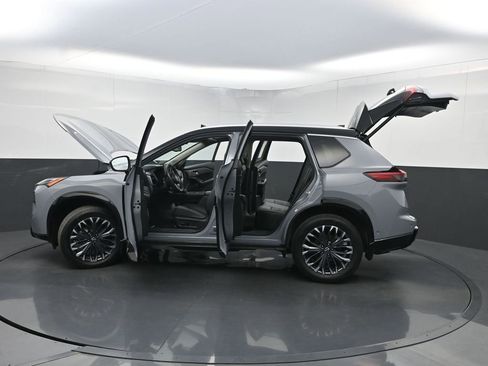 Used 2024 Nissan Rogue Platinum AWD/4WD image 38