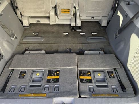 Used 2013 Toyota Sienna LE image 7