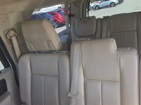 Used 2016 Ford Expedition EL XLT w/ Equipment Group 202A AWD/4WD image 16