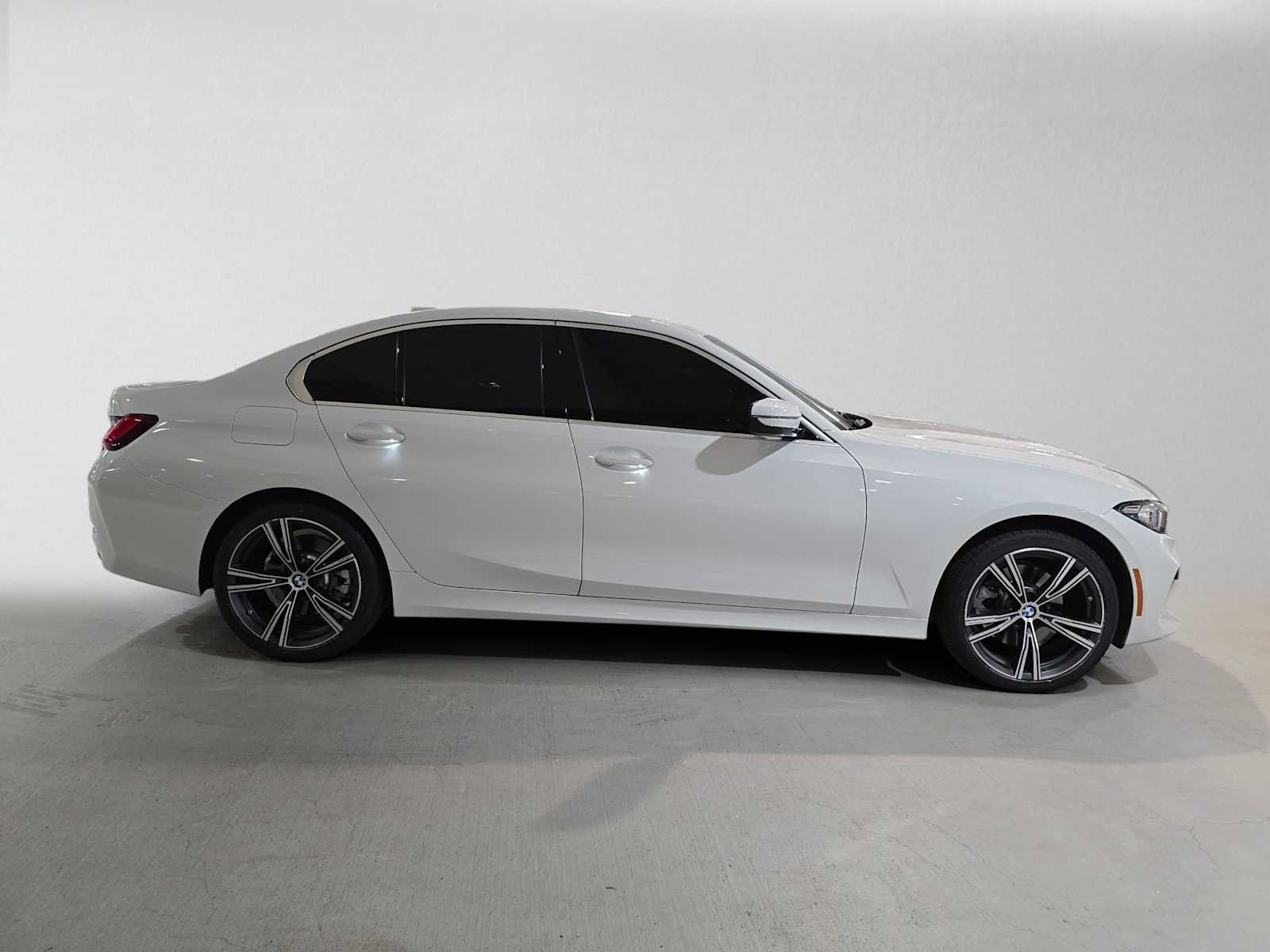 Used 2024 BMW 330i xDrive Sedan w/ Convenience Package AWD/4WD image 2