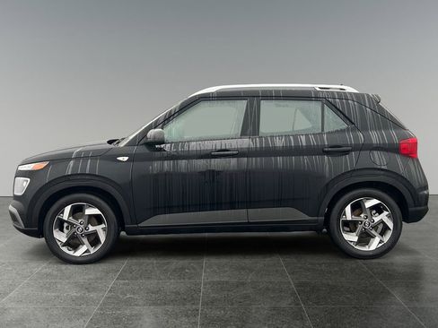 Used 2025 Hyundai Venue SEL image 4