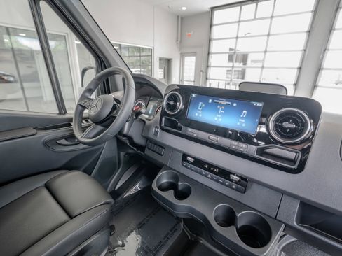 New 2025 Mercedes-Benz Sprinter 2500 image 19