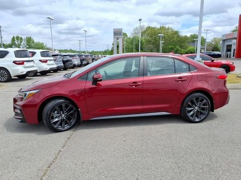 Used 2024 Toyota Corolla SE w/ SE Convenience Package FWD image 18