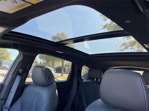 Used 2025 Acura RDX SH-AWD image 28