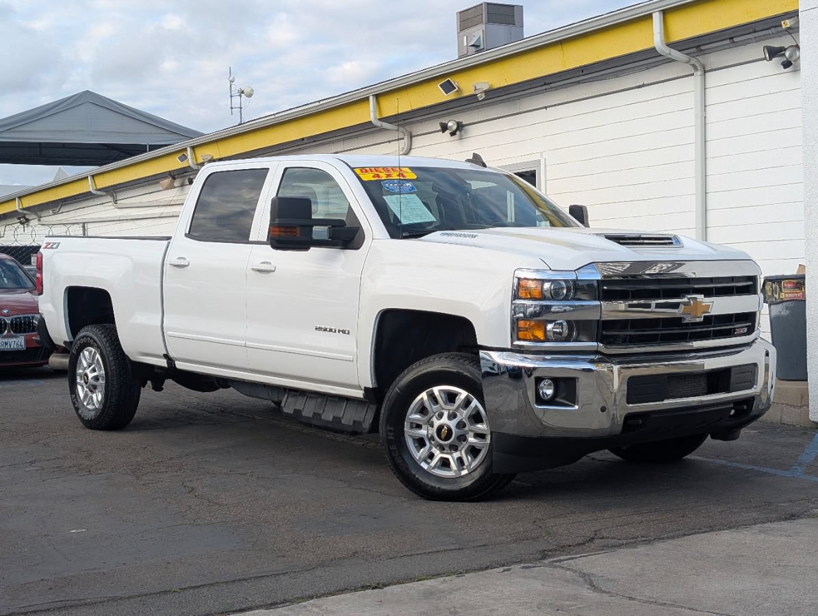 Used 2018 Chevrolet Silverado 2500 LT w/ Z71 Package, Off-Road AWD/4WD image 2