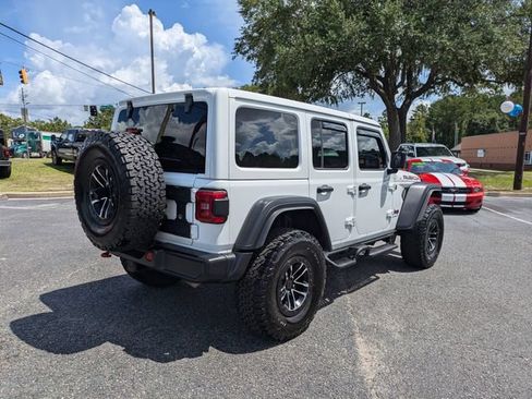 Used 2024 Jeep Wrangler Unlimited Rubicon w/ XTREMEE 35" Tire Package AWD/4WD image 4