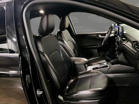 Certified 2025 Ford Escape ST-Line AWD/4WD image 18