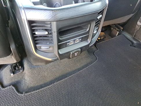 Used 2024 RAM 1500 Laramie AWD/4WD image 15