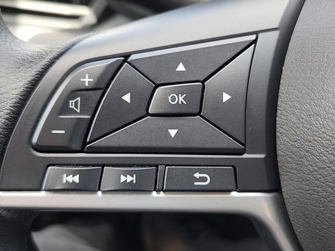 Used 2025 Nissan Altima 2.5 SV FWD image 12