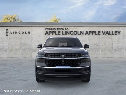 New 2026 Lincoln Navigator Reserve w/ Jet Appearance Package AWD/4WD image 2