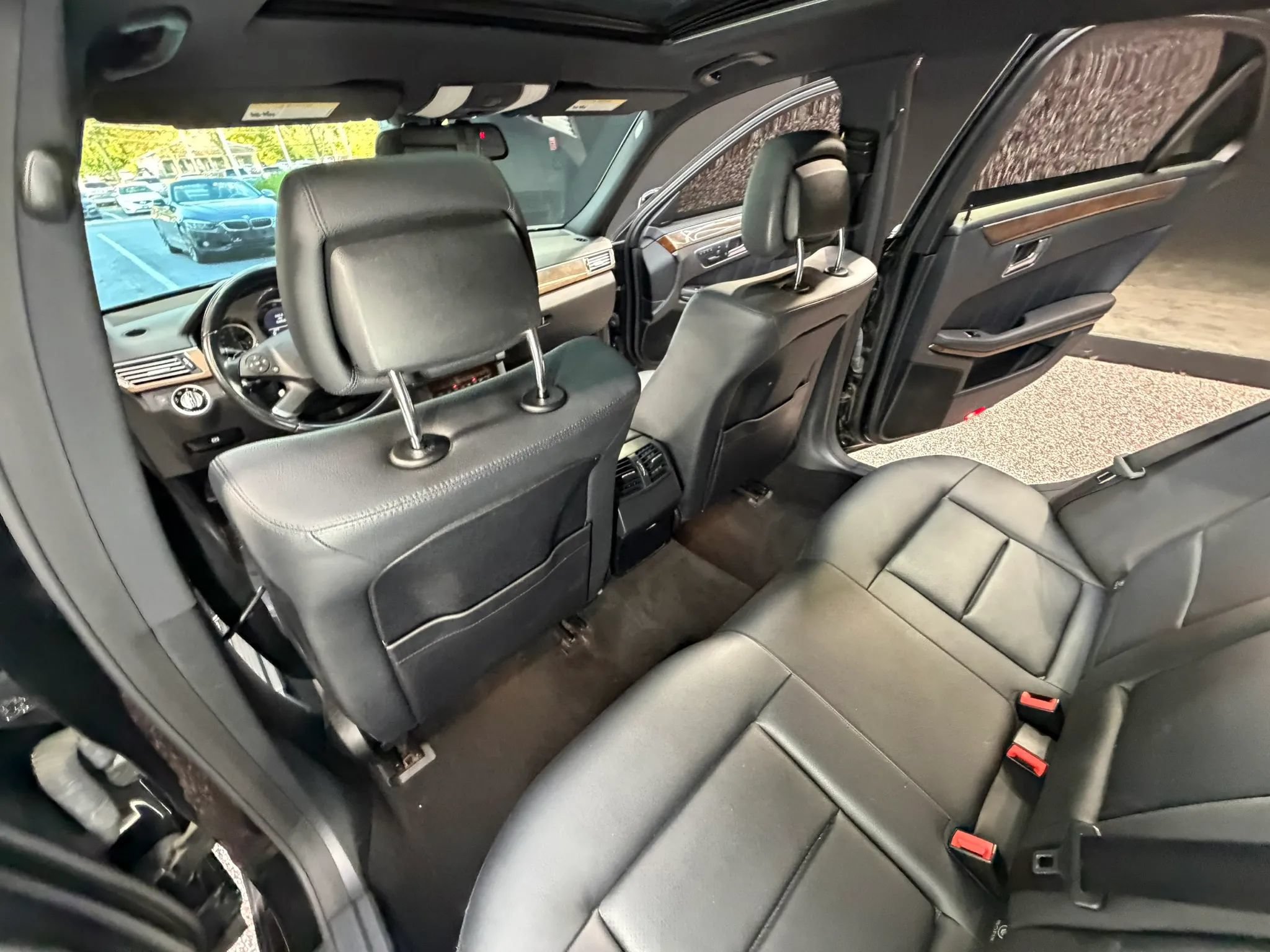 Used 2011 Mercedes-Benz E 350 4MATIC Sedan image 30