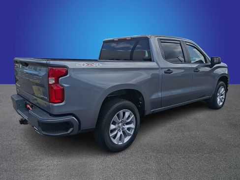 Used 2020 Chevrolet Silverado 1500 Custom w/ Custom Value Package AWD/4WD image 4