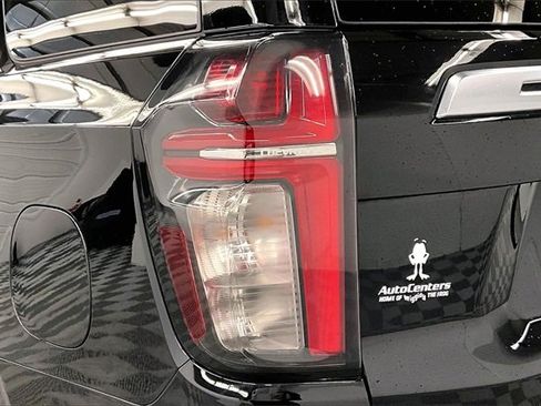 Used 2024 Chevrolet Tahoe High Country image 32