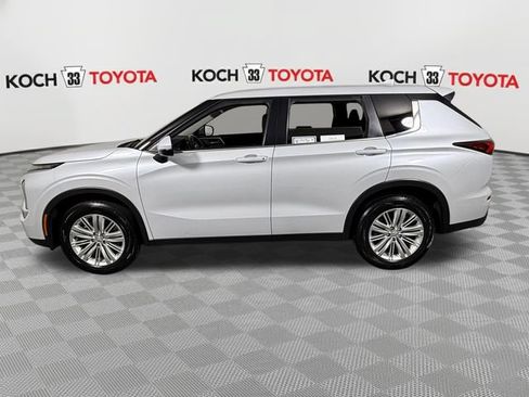 Used 2024 Mitsubishi Outlander ES AWD/4WD image 4