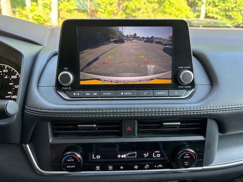 Used 2023 Nissan Rogue SV FWD image 24