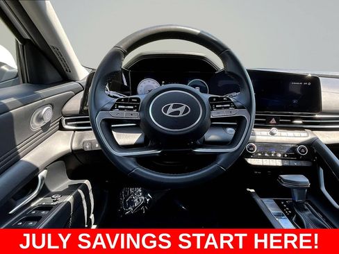 Used 2025 Hyundai Elantra Limited FWD image 10