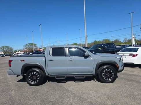 Used 2024 Nissan Frontier PRO-4X AWD/4WD image 3