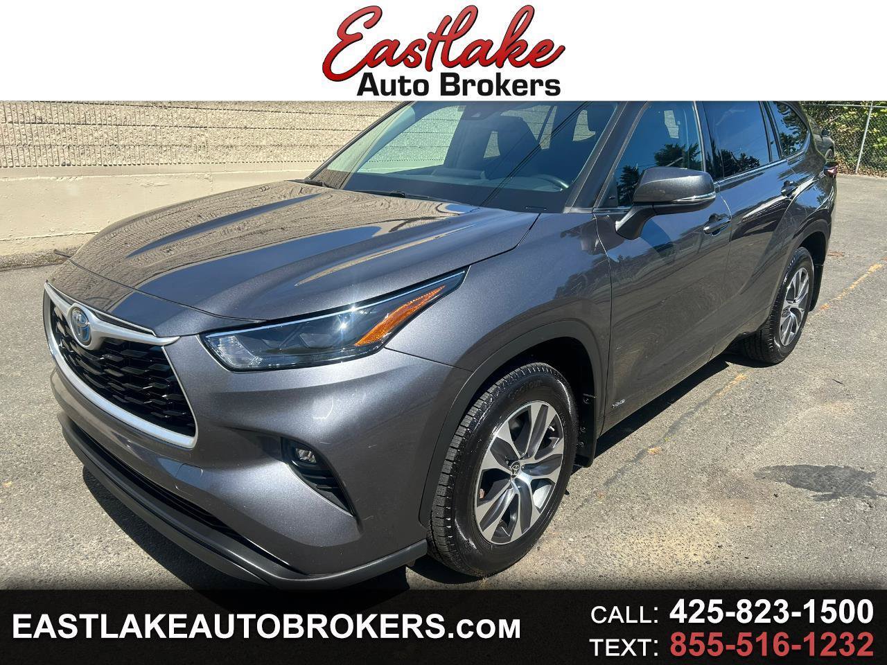 Used 2022 Toyota Highlander XLE AWD/4WD image 1