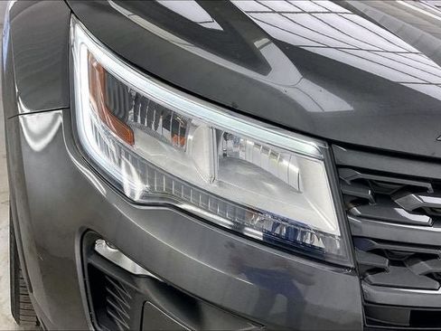 Used 2019 Ford Explorer XLT w/ Equipment Group 202A AWD/4WD image 25
