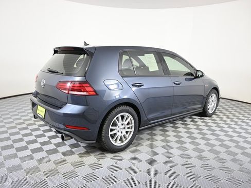 Used 2018 Volkswagen Golf 4-Door image 6