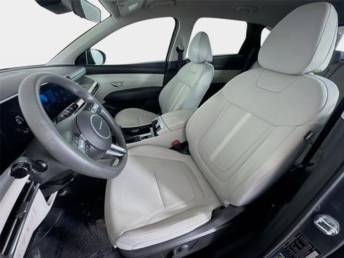 Certified 2025 Hyundai Tucson SEL FWD image 11