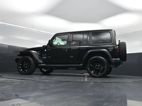 Used 2023 Jeep Wrangler Unlimited Sahara AWD/4WD image 45